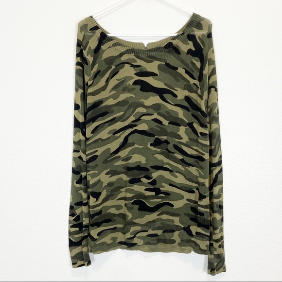 torrid Sweaters - Torrid Camo Print Zip Back Sweater Green Black Lightweight Size 2